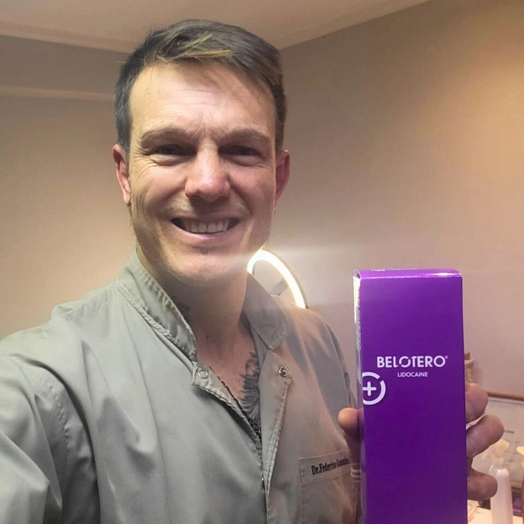 Dr. Federico Gansslen con productos Belotero